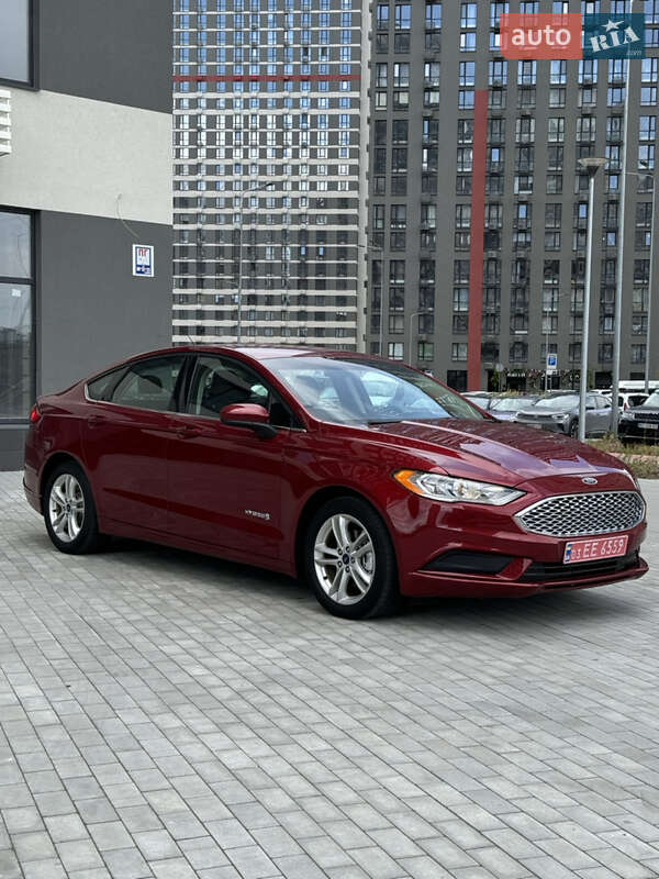 Седан Ford Fusion 2017 в 