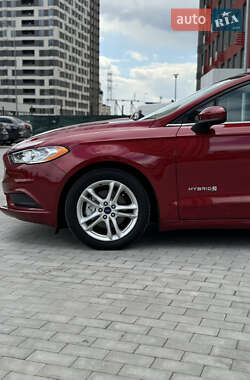 Седан Ford Fusion 2017 в 