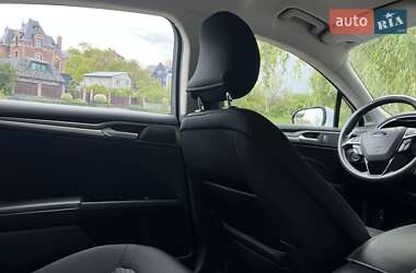 Седан Ford Fusion 2015 в 