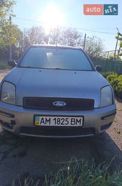 Хэтчбек Ford Fusion 2005 в 