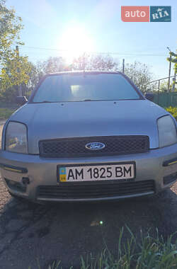 Хэтчбек Ford Fusion 2005 в 