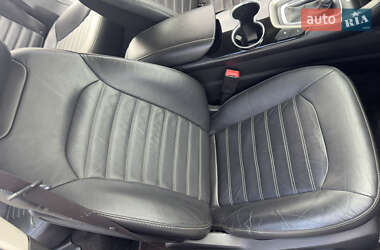 Седан Ford Fusion 2013 в 