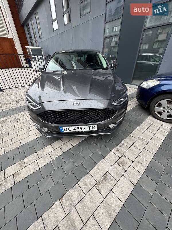 Седан Ford Fusion 2017 в 
