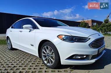 Седан Ford Fusion 2017 в 