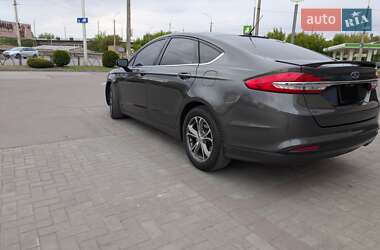 Седан Ford Fusion 2017 в 