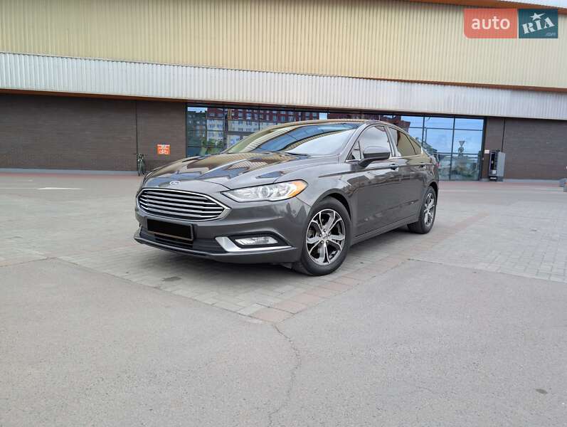 Седан Ford Fusion 2017 в 