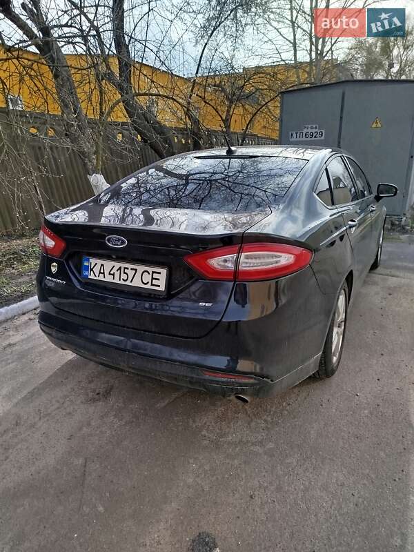 Седан Ford Fusion 2015 в 