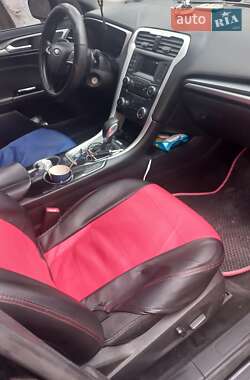 Седан Ford Fusion 2015 в 