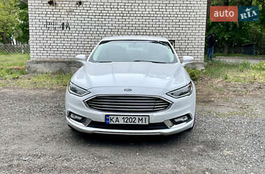 Седан Ford Fusion 2016 в 