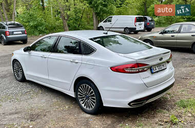 Седан Ford Fusion 2016 в 