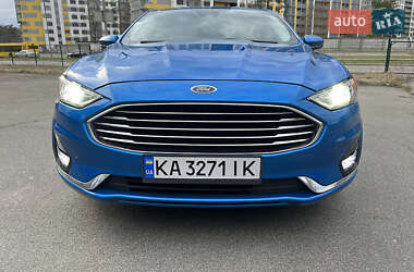 Седан Ford Fusion 2018 в 