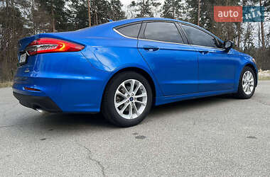 Седан Ford Fusion 2018 в 