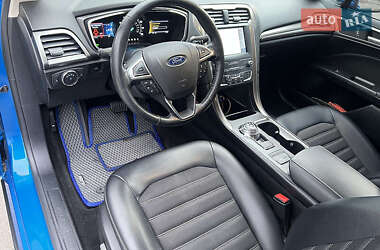 Седан Ford Fusion 2018 в 
