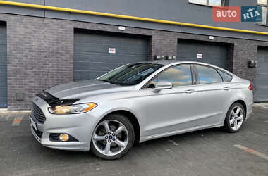 Седан Ford Fusion 2013 в 