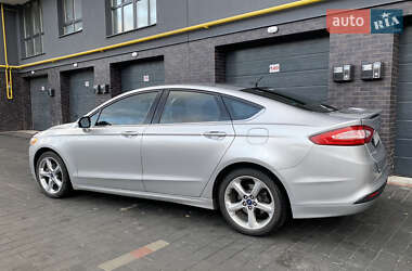 Седан Ford Fusion 2013 в 