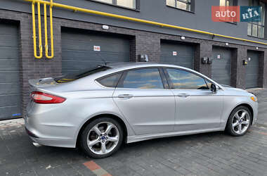 Седан Ford Fusion 2013 в 