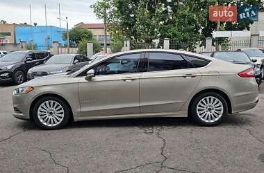 Седан Ford Fusion 2015 в 