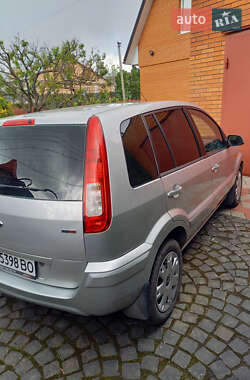 Хэтчбек Ford Fusion 2009 в 