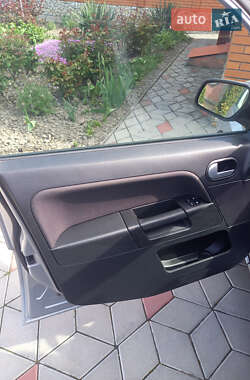 Хэтчбек Ford Fusion 2009 в 