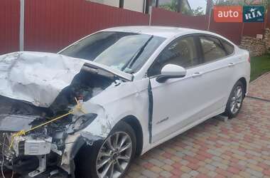 Седан Ford Fusion 2017 в 