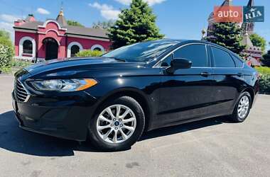 Седан Ford Fusion 2020 в 