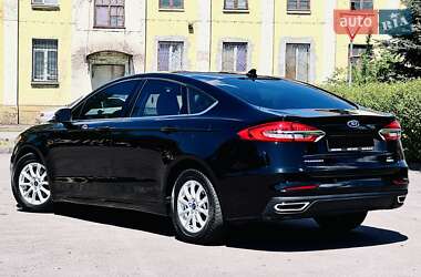 Седан Ford Fusion 2020 в 