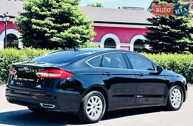 Седан Ford Fusion 2020 в 