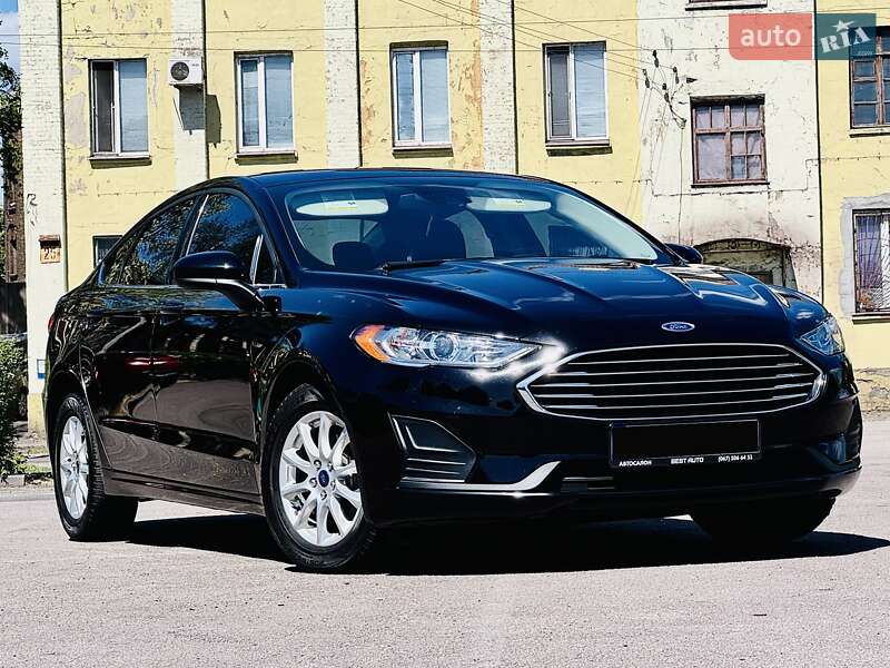 Седан Ford Fusion 2020 в 