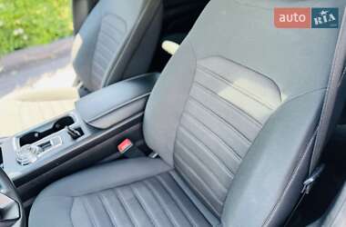 Седан Ford Fusion 2020 в 