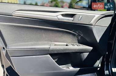 Седан Ford Fusion 2020 в 