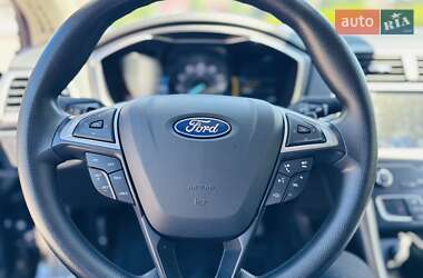 Седан Ford Fusion 2020 в 
