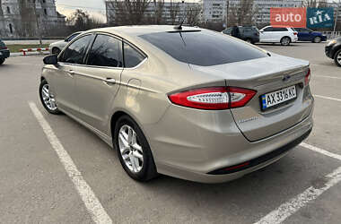 Седан Ford Fusion 2015 в 