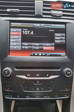 Седан Ford Fusion 2013 в 