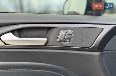 Седан Ford Fusion 2019 в 