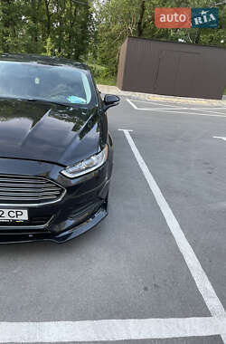 Седан Ford Fusion 2014 в 