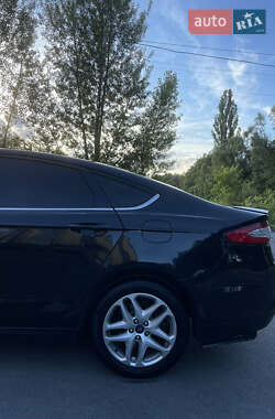 Седан Ford Fusion 2014 в 