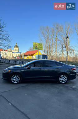Седан Ford Fusion 2015 в 