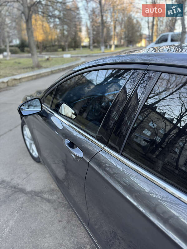 Седан Ford Fusion 2015 в Кицмани