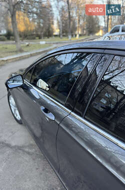Седан Ford Fusion 2015 в 