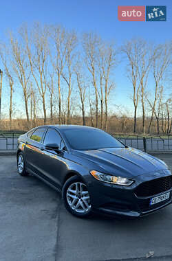 Седан Ford Fusion 2015 в 