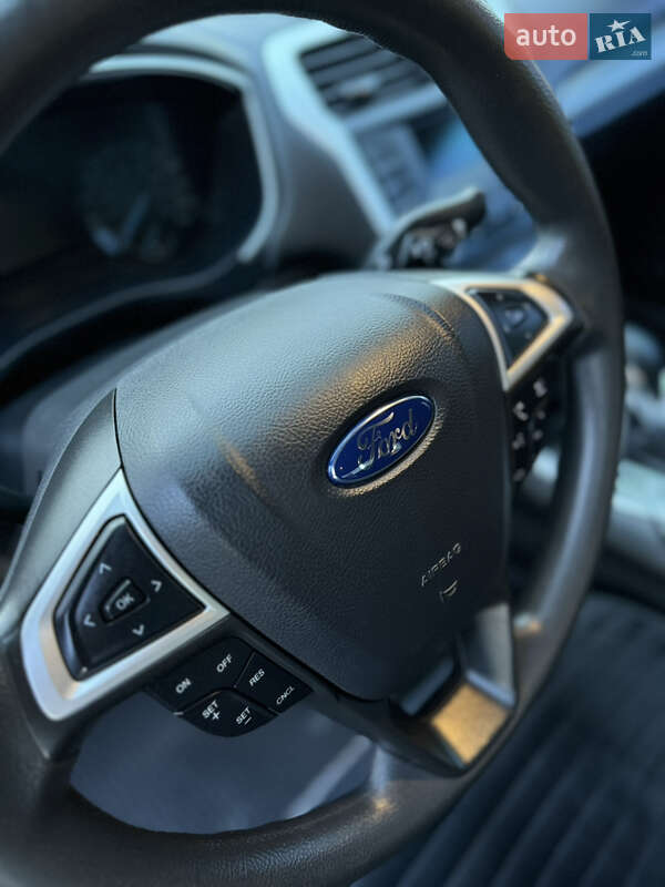 Седан Ford Fusion 2015 в Кицмани