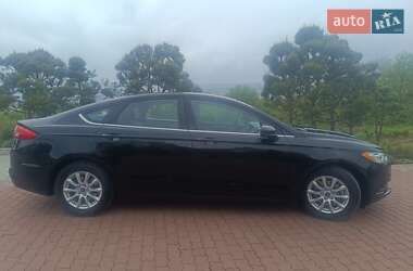 Седан Ford Fusion 2018 в 