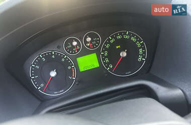 Хэтчбек Ford Fusion 2011 в 