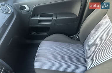 Хэтчбек Ford Fusion 2011 в 