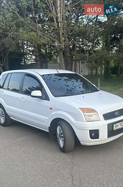 Хэтчбек Ford Fusion 2011 в 