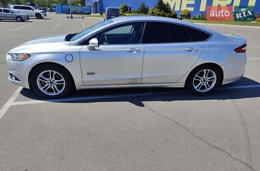 Седан Ford Fusion 2015 в 