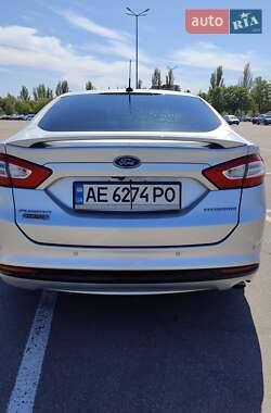 Седан Ford Fusion 2015 в 