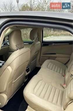 Седан Ford Fusion 2014 в 