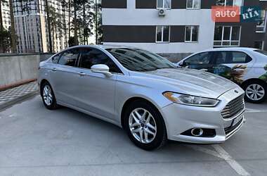 Седан Ford Fusion 2012 в 