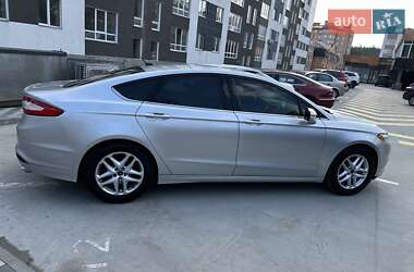 Седан Ford Fusion 2012 в 